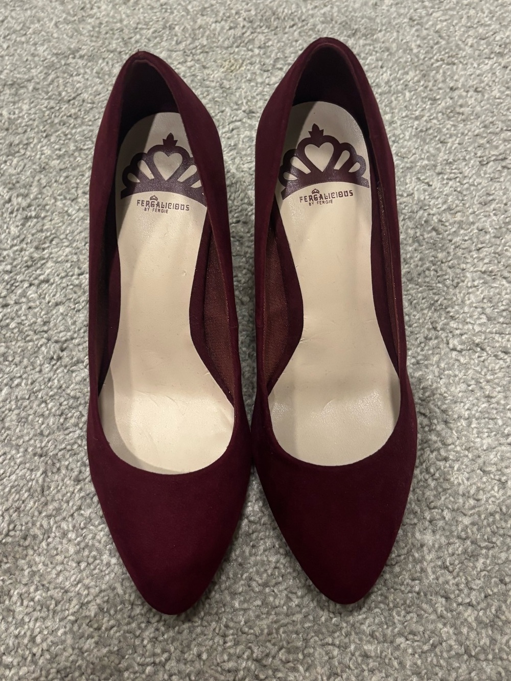 Fergalicious Suede Pointed Toe Pumps in Wine - Size: 6